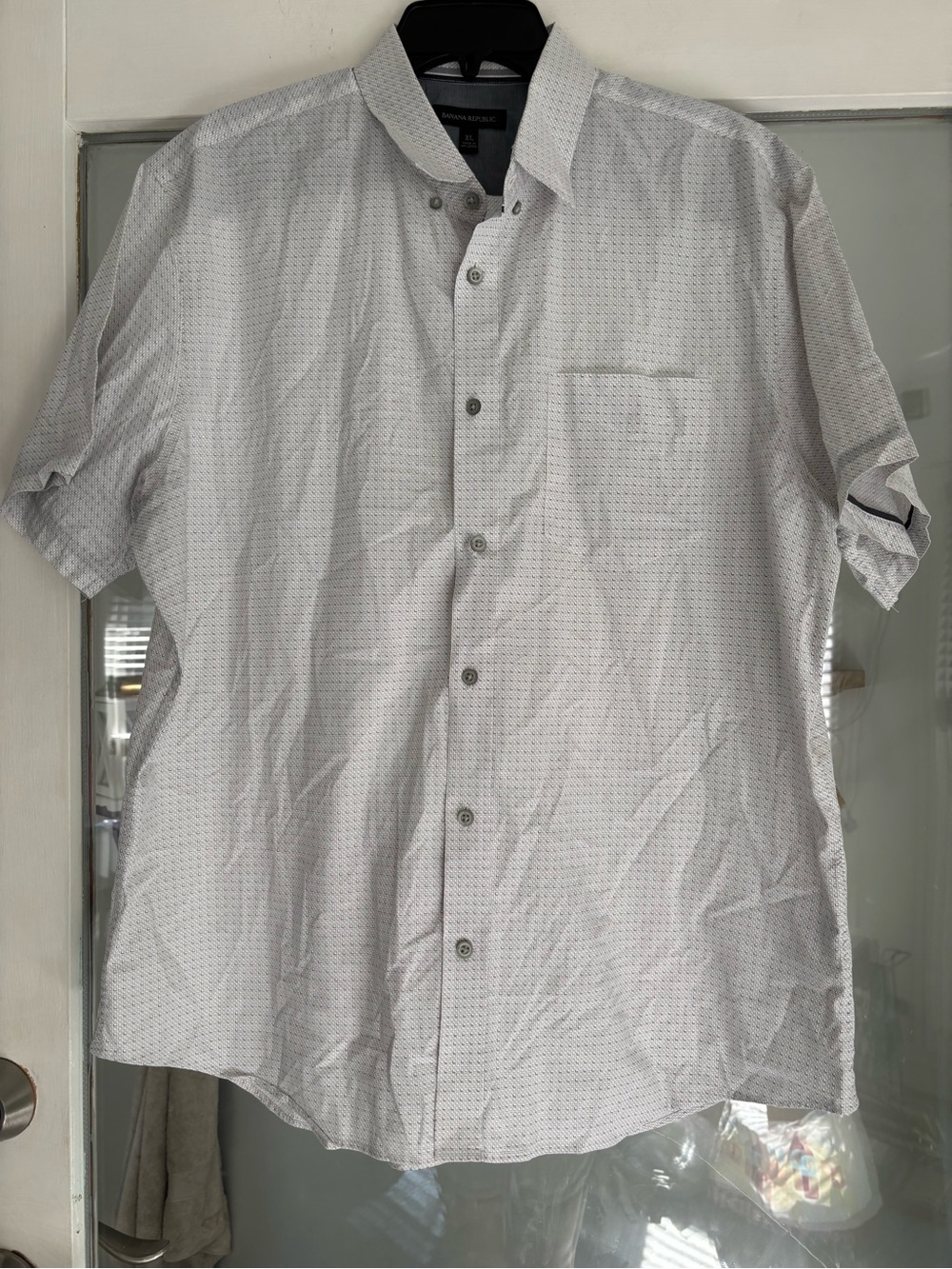 Banana Republic White Short-Sleeve Button-Down Shirt with Subtle Microprint